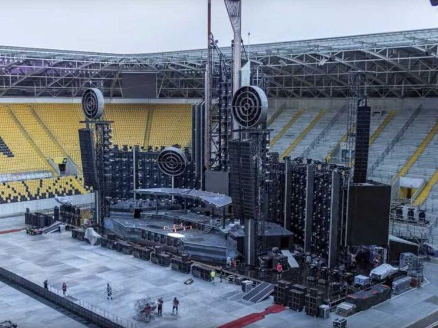 Impressive Rammstein Stage Construction Time Lapse